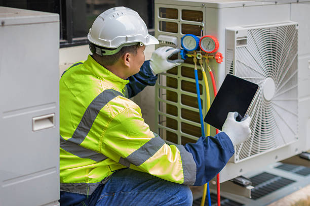 Professional Hvac technician working in Grafton, IL